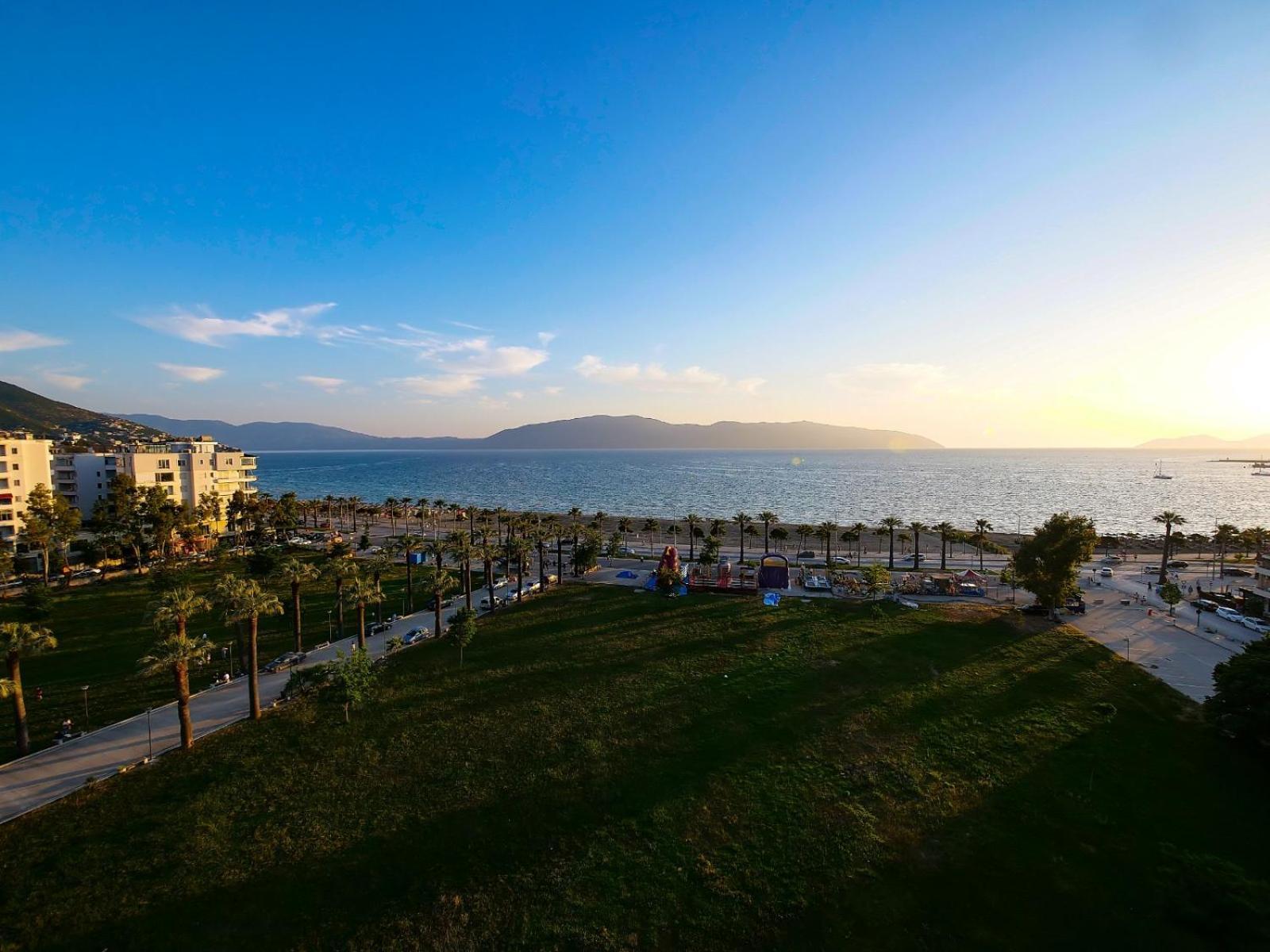 Sea Side Apartment Vlorë Exterior foto